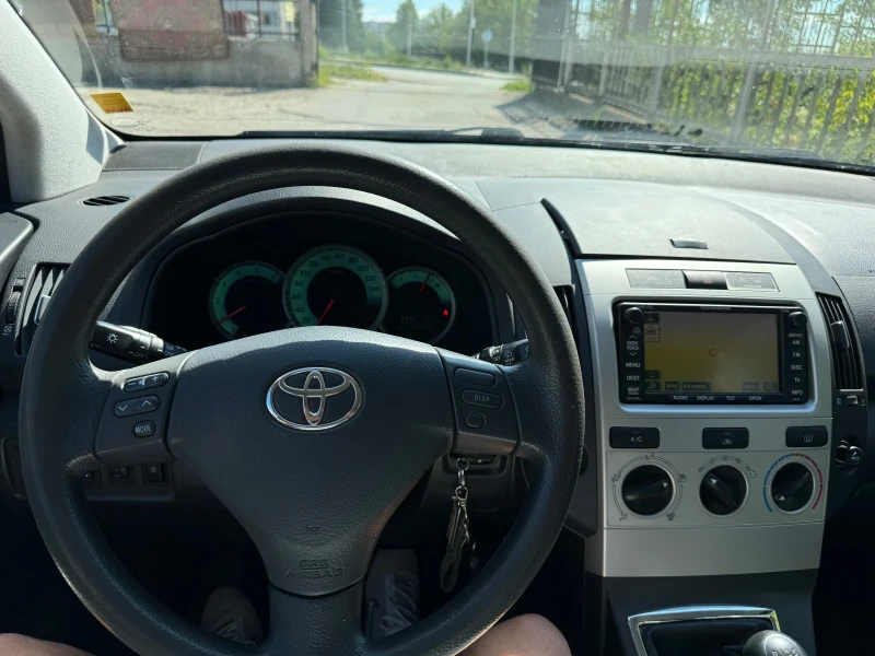 Toyota Corolla verso, снимка 7 - Автомобили и джипове - 47252757