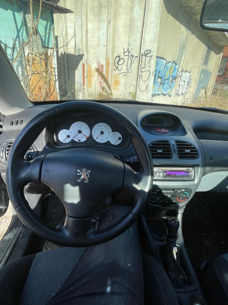 Peugeot 206 КОЛАТА Е ОТ 1-СОБСТВЕНИК, снимка 9 - Автомобили и джипове - 48134277