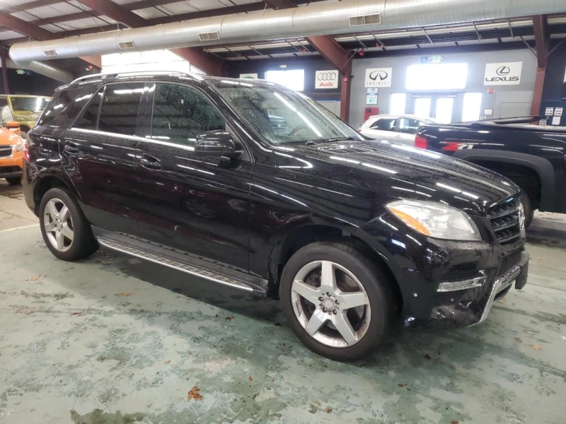 Mercedes-Benz ML 550 4MATIC* AMG PACKET* , снимка 4 - Автомобили и джипове - 48120041