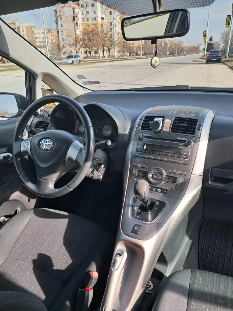 Toyota Auris, снимка 5 - Автомобили и джипове - 49170914