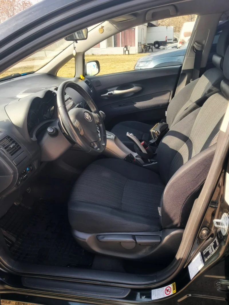 Toyota Auris, снимка 3 - Автомобили и джипове - 49170914