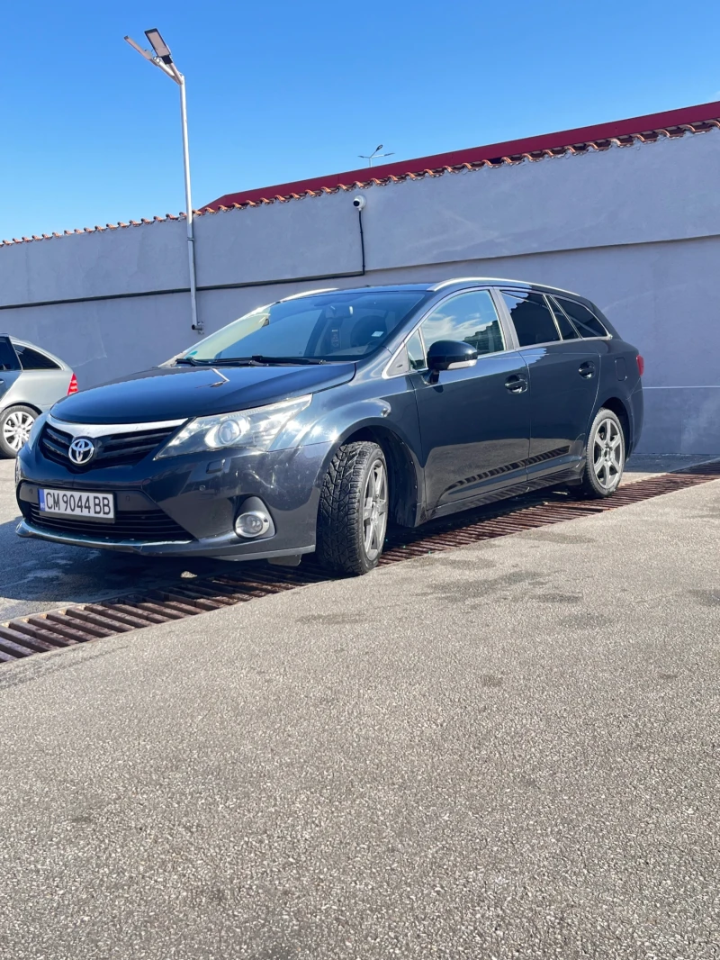 Toyota Avensis 2.2 D4D, снимка 2 - Автомобили и джипове - 52284706
