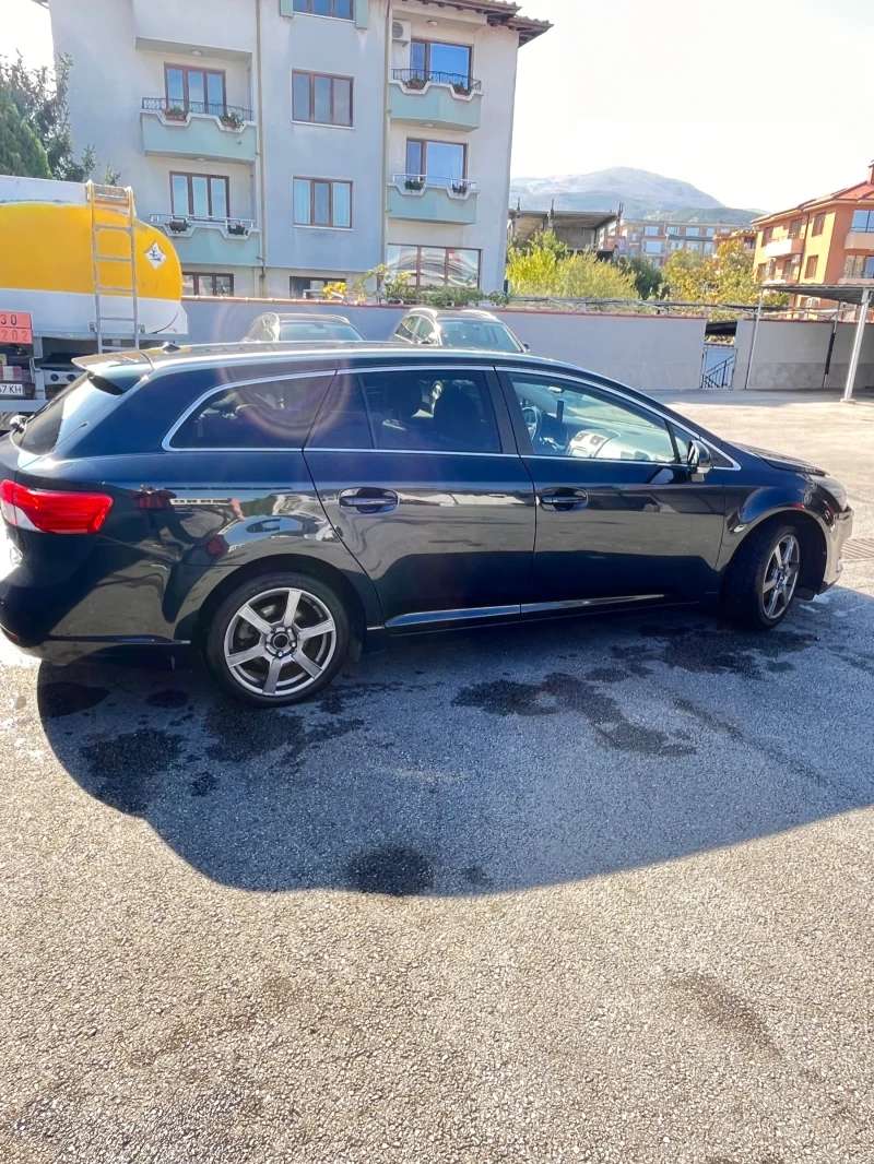 Toyota Avensis 2.2 D4D, снимка 4 - Автомобили и джипове - 52284706