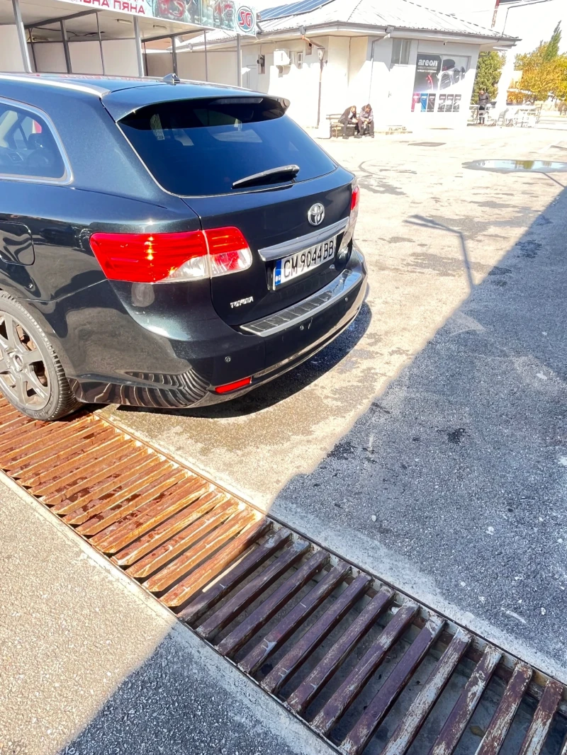 Toyota Avensis 2.2 D4D, снимка 6 - Автомобили и джипове - 52284706