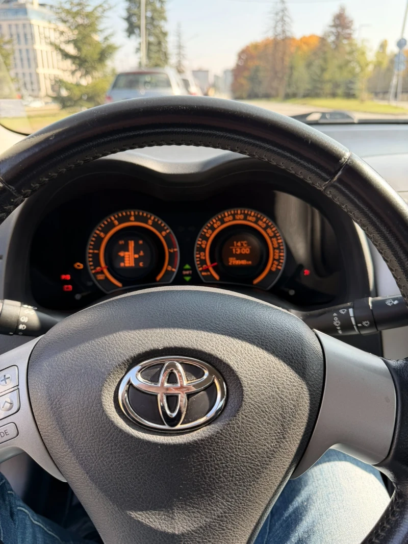 Toyota Corolla, снимка 12 - Автомобили и джипове - 52573460