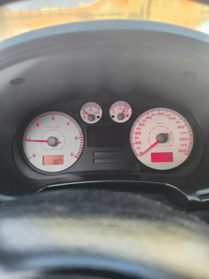 Seat Leon, снимка 8 - Автомобили и джипове - 52857904