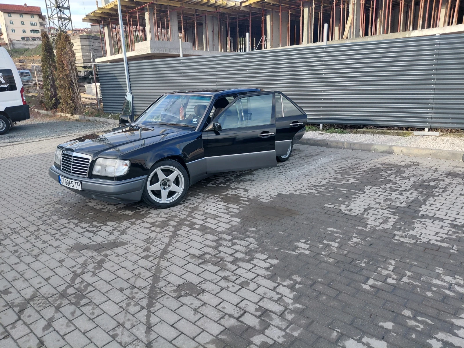 Mercedes-Benz E 320 Sport line, снимка 10 - Автомобили и джипове - 53200801