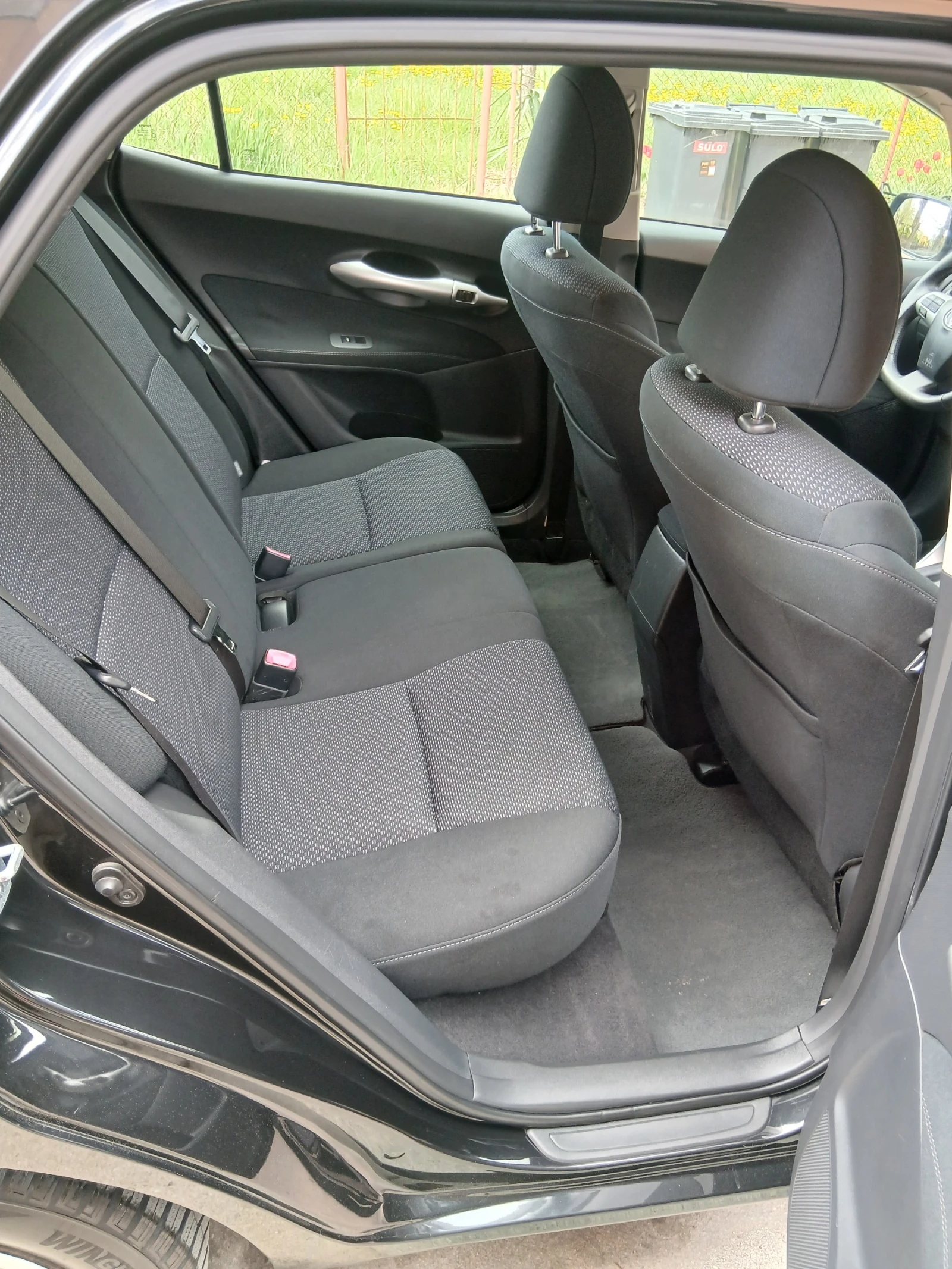 Toyota Auris 2.0 D4D, снимка 9 - Автомобили и джипове - 54271362