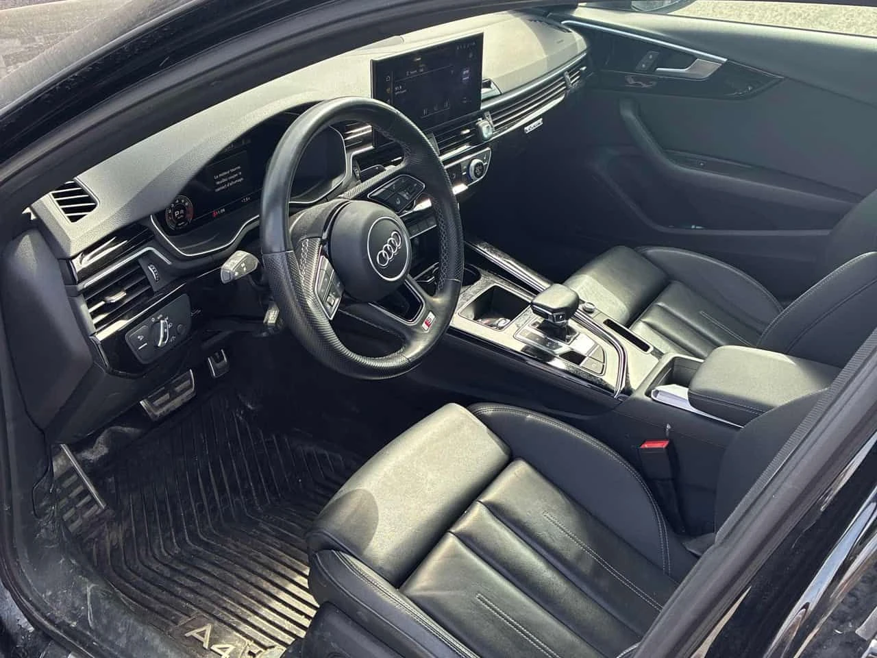 Audi A4 Progressiv / DISTRONIC / CAMERA / LED , снимка 5 - Автомобили и джипове - 54279497