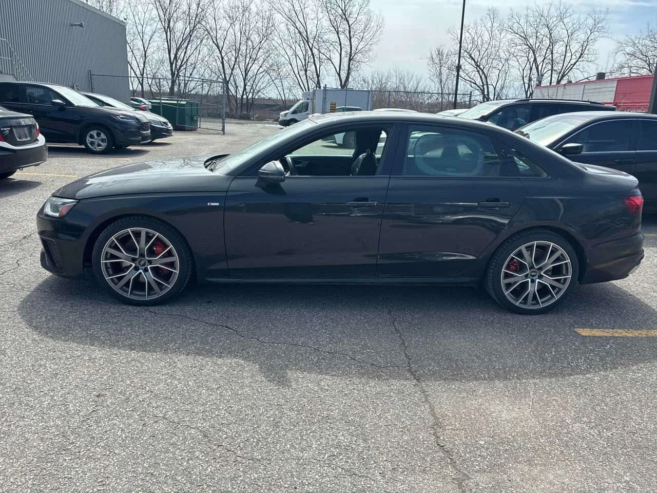 Audi A4 Progressiv / DISTRONIC / CAMERA / LED , снимка 2 - Автомобили и джипове - 54279497