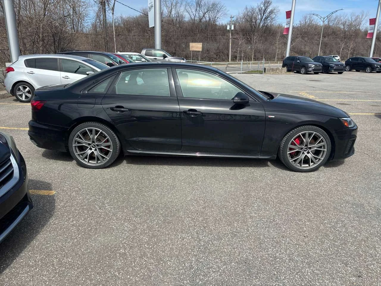 Audi A4 Progressiv / DISTRONIC / CAMERA / LED , снимка 3 - Автомобили и джипове - 54279497