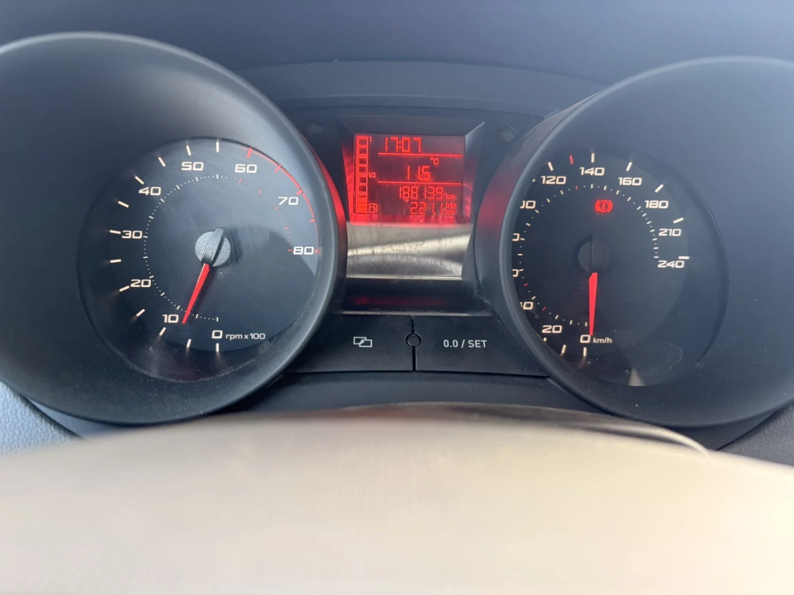 Seat Ibiza, снимка 9 - Автомобили и джипове - 54414789