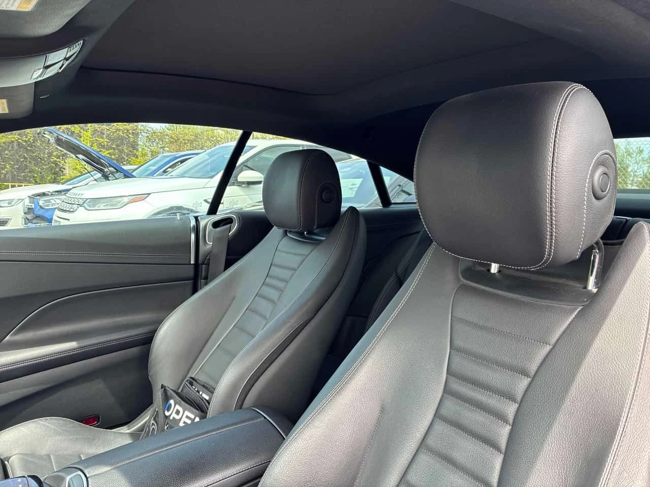Mercedes-Benz E 400 4MATIC Coupe  CARFAX, снимка 11 - Автомобили и джипове - 54663345