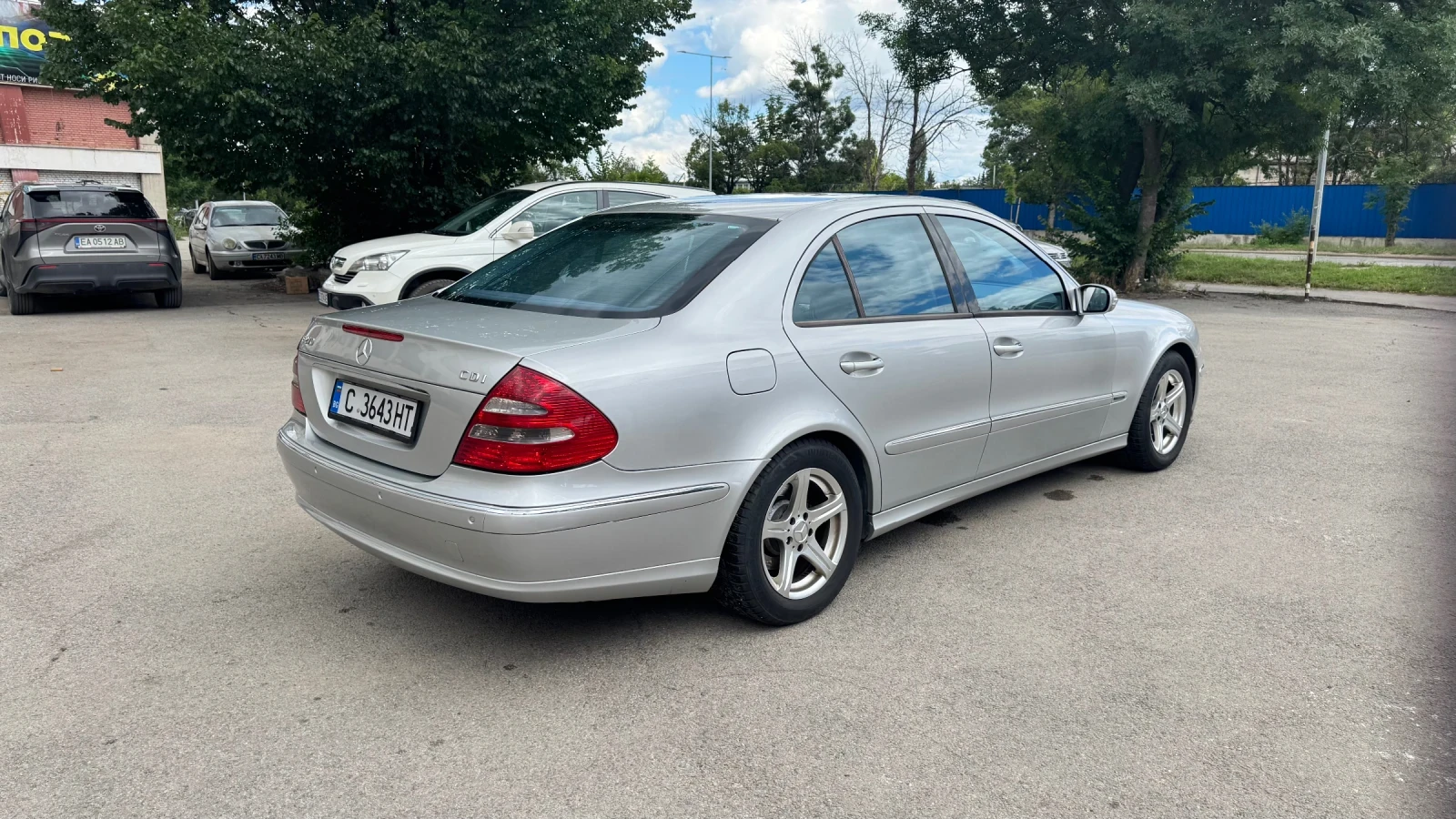 Mercedes-Benz E 270 2.7, снимка 3 - Автомобили и джипове - 54893451