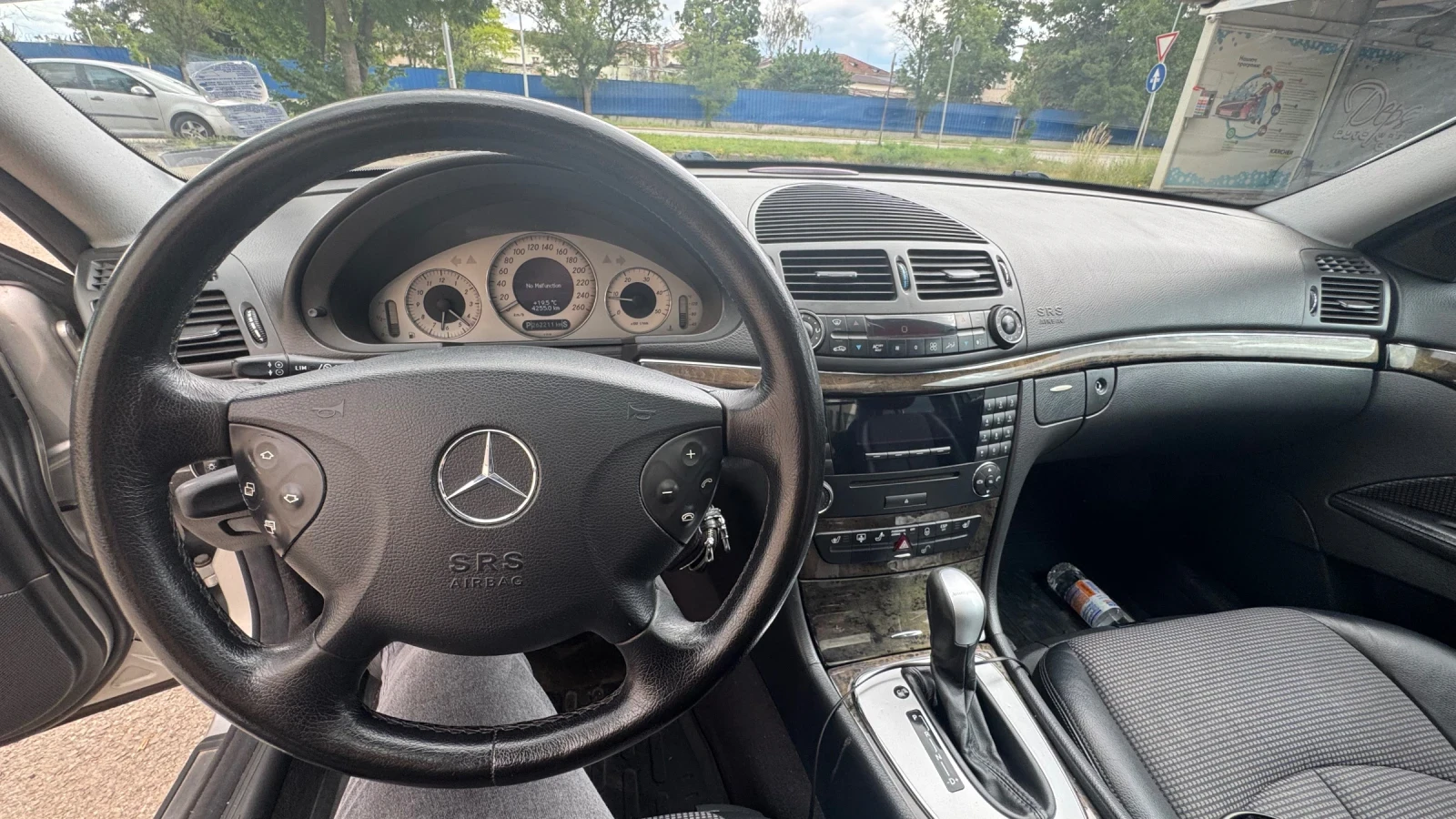 Mercedes-Benz E 270 2.7, снимка 8 - Автомобили и джипове - 54893451