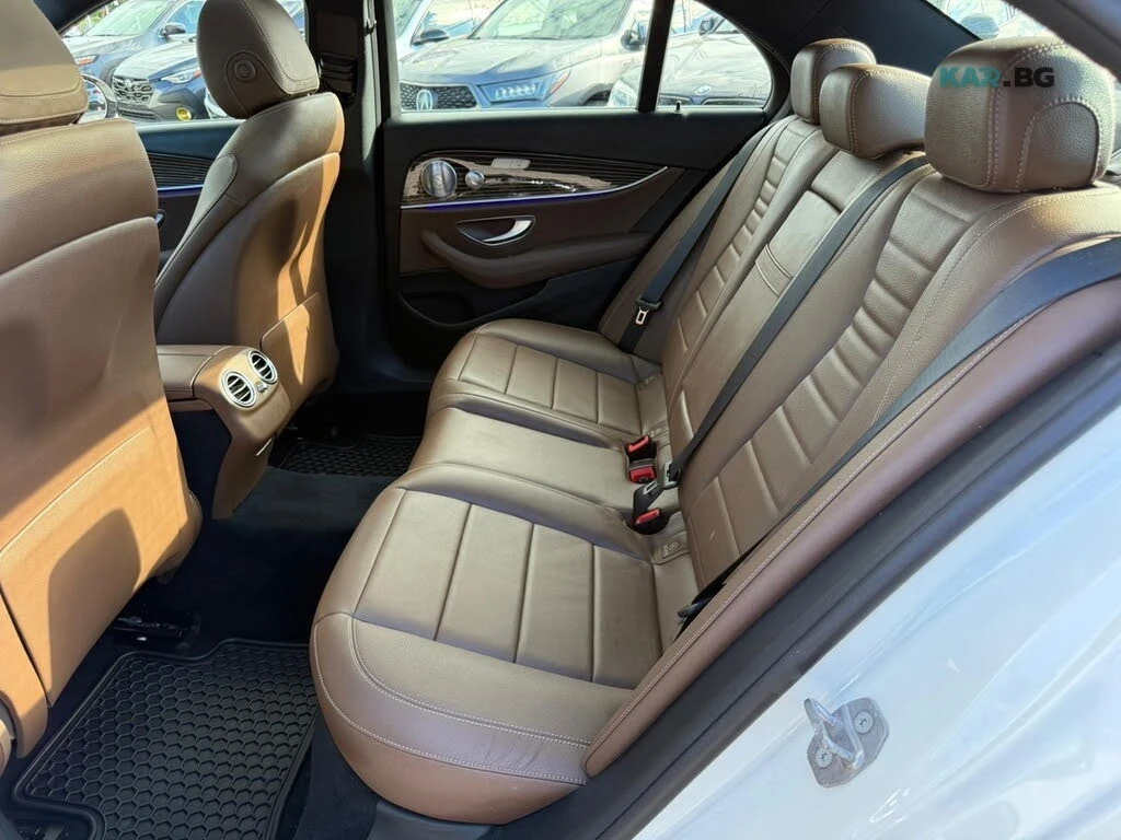 Mercedes-Benz E 400 4MATIC/AMG LINE/LANE DEPARTURE/DRIVER ASSIST, снимка 15 - Автомобили и джипове - 55175659