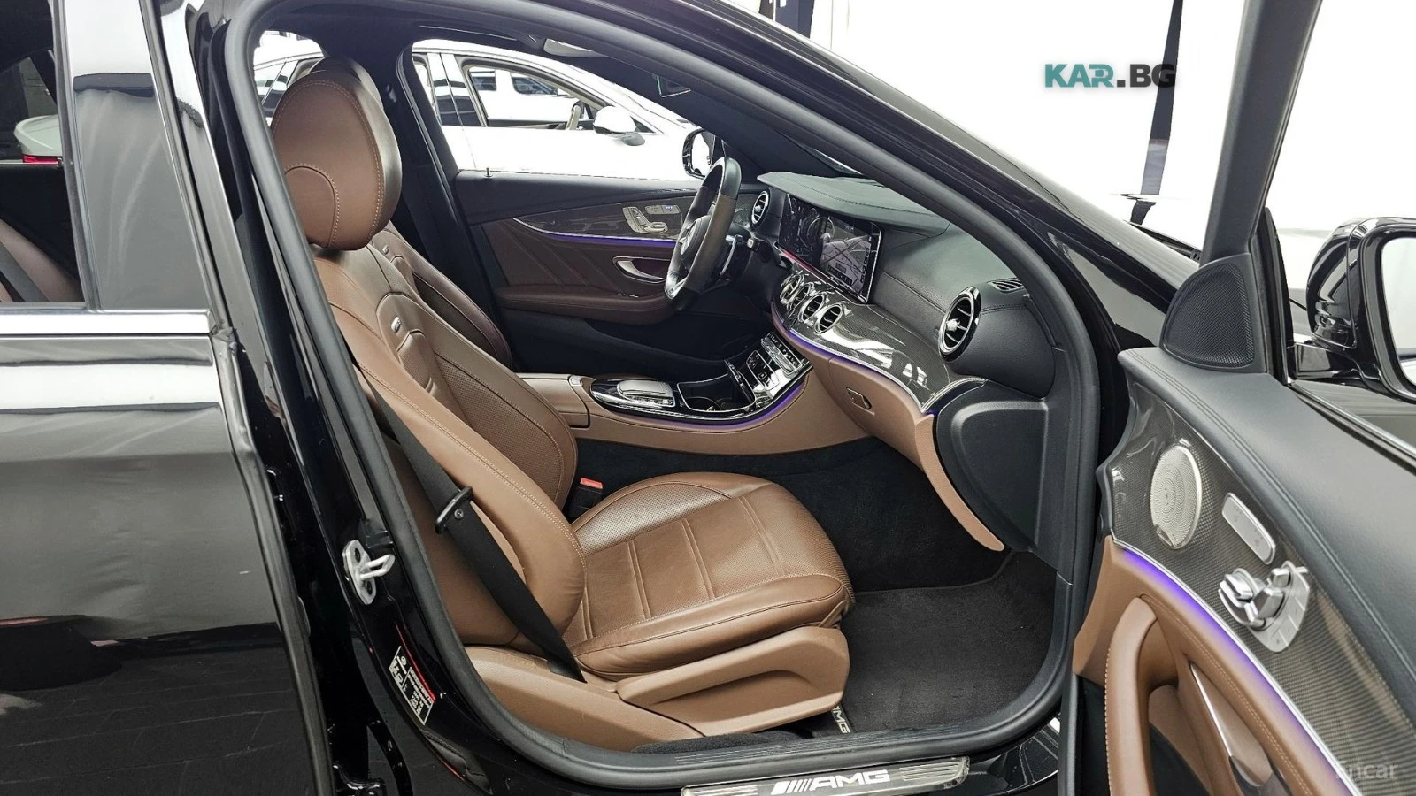 Mercedes-Benz E 53 AMG 4MATIC* КОЖА* ПОДГРЕВ* ОБДУХВ* BURMASTER* PANO* 36, снимка 10 - Автомобили и джипове - 55231041