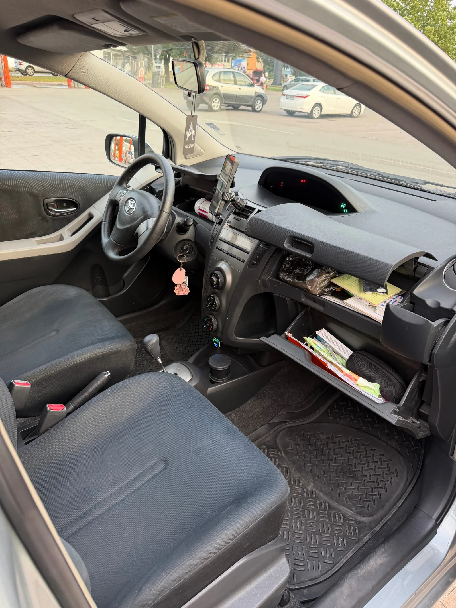 Toyota Yaris, снимка 8 - Автомобили и джипове - 55304330