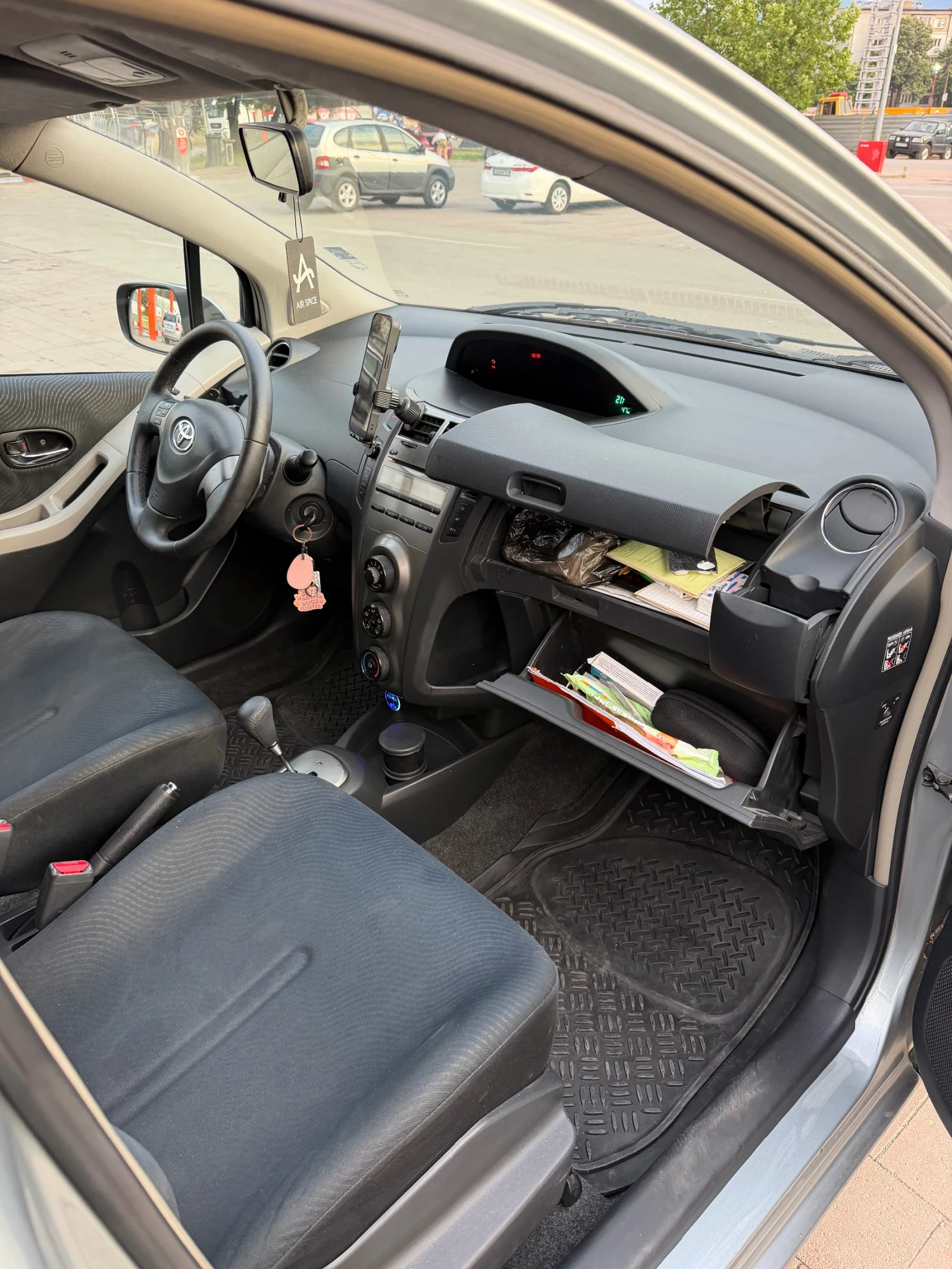 Toyota Yaris, снимка 7 - Автомобили и джипове - 55304330