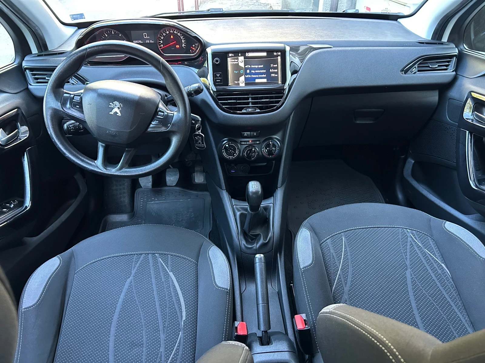 Peugeot 208 1.4 hdi, снимка 9 - Автомобили и джипове - 55961502