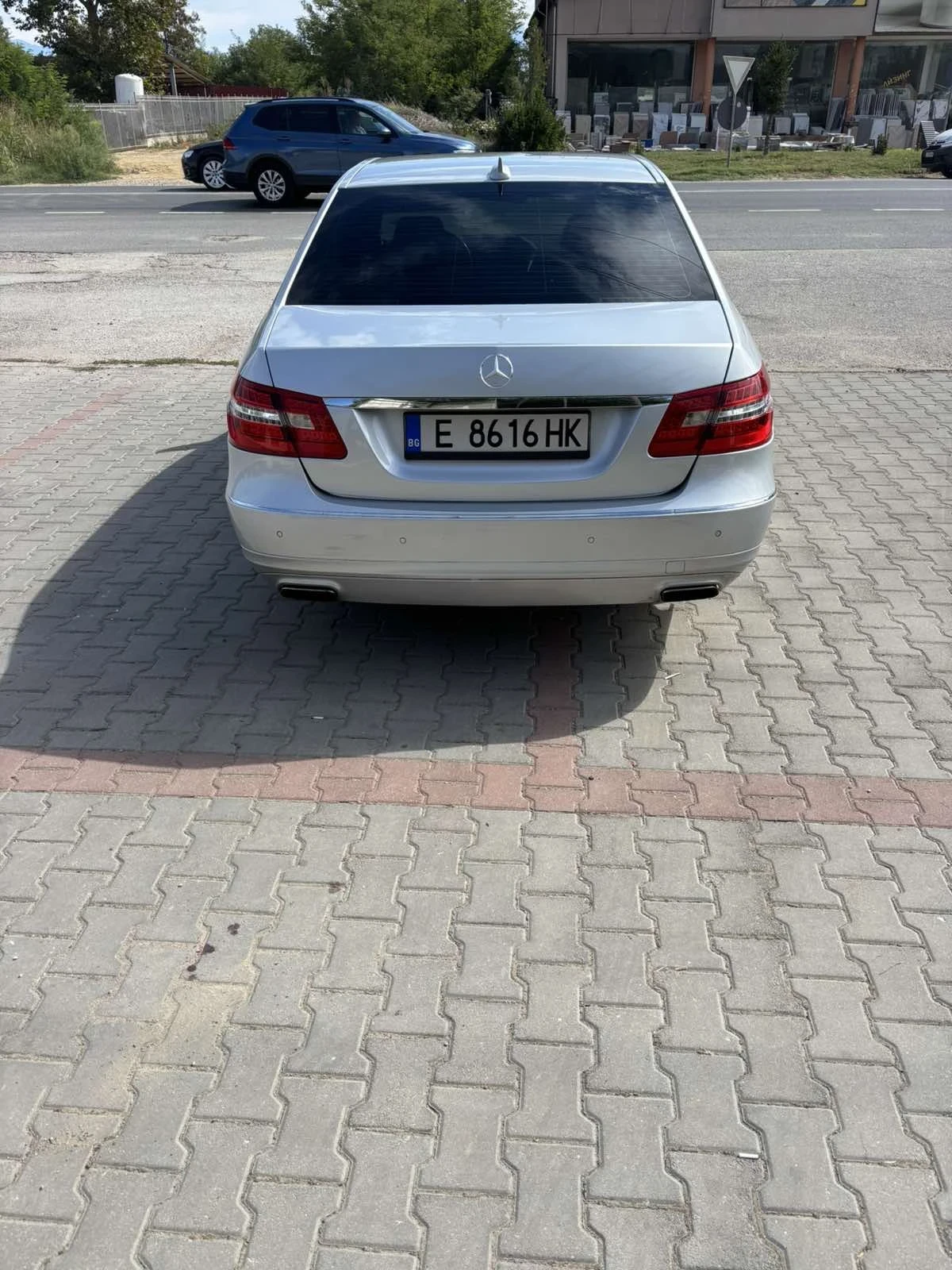 Mercedes-Benz E 200, снимка 2 - Автомобили и джипове - 56222875