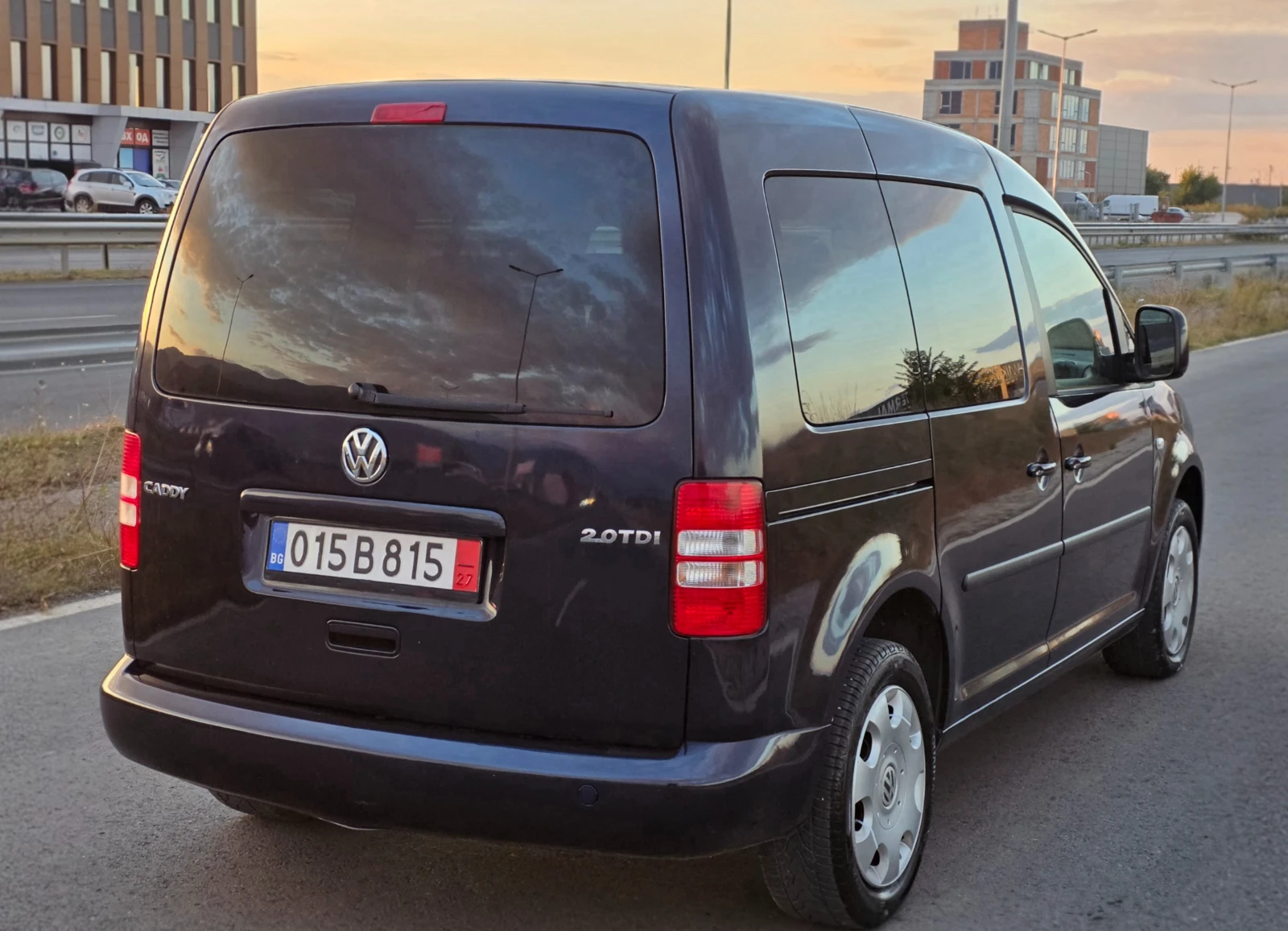 VW Caddy 2.0TDI 140ks, снимка 5 - Автомобили и джипове - 56331379