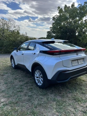 Toyota C-HR 1.8 Hybrid Active КАТО НОВА !!!, снимка 4