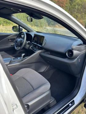 Toyota C-HR 1.8 Hybrid Active КАТО НОВА !!!, снимка 11
