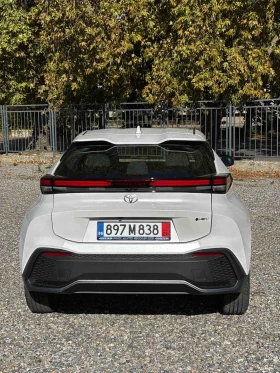 Toyota C-HR 1.8 Hybrid Active КАТО НОВА !!! - 28950 € - 74069415 15
