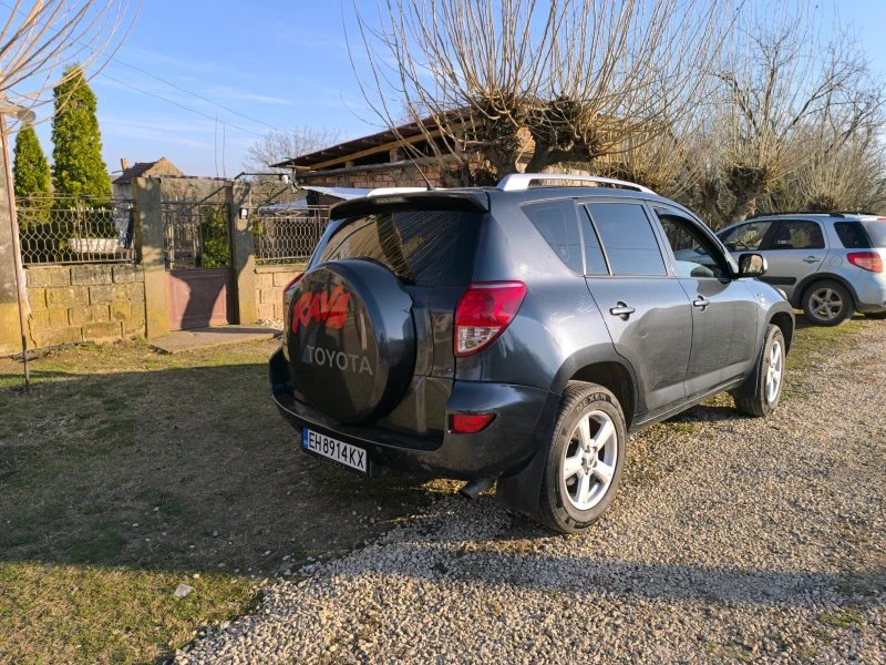 Toyota Rav4, снимка 11 - Автомобили и джипове - 49414380