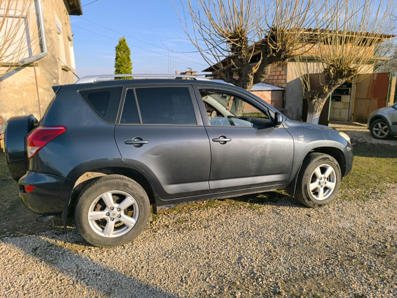 Toyota Rav4, снимка 12 - Автомобили и джипове - 49414380