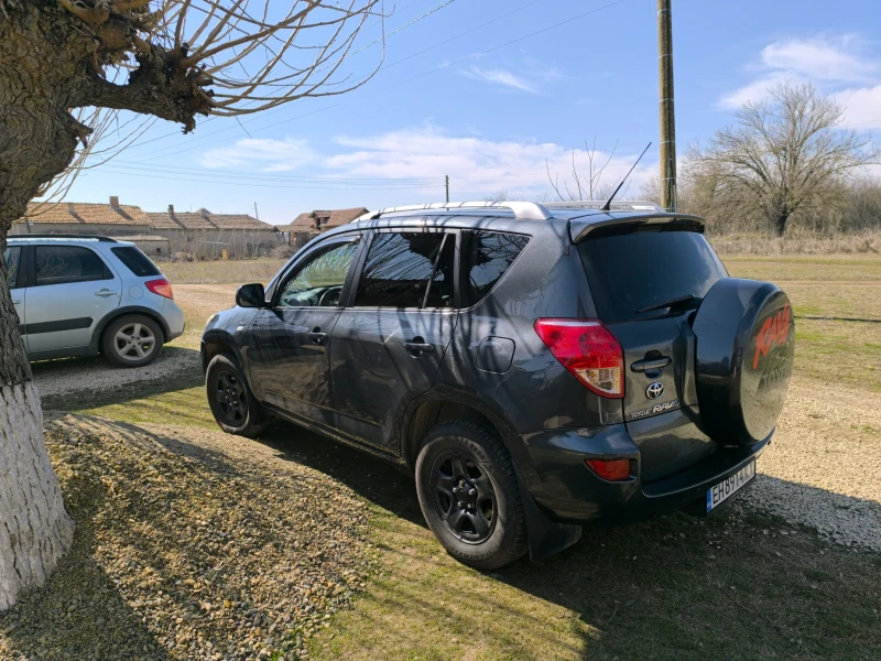 Toyota Rav4, снимка 4 - Автомобили и джипове - 49414380