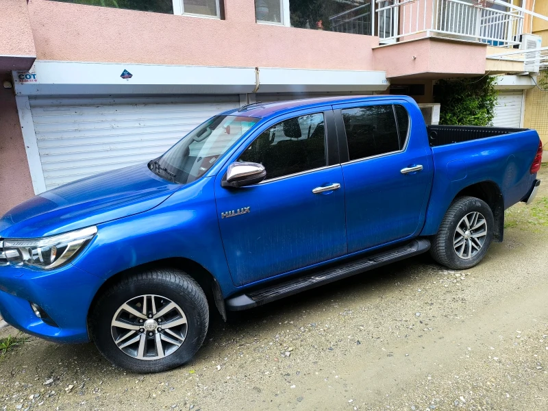 Toyota Hilux Invincible, снимка 2 - Автомобили и джипове - 52516180