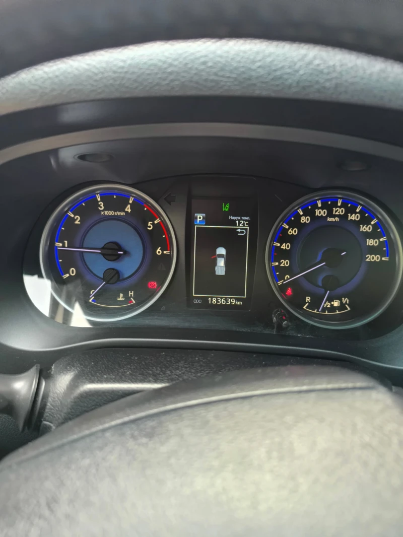 Toyota Hilux Invincible, снимка 6 - Автомобили и джипове - 52516180