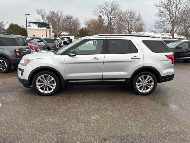 Ford Explorer * XLT * CARFAX * БЕЗ ПЪРВОНАЧАЛНА ВНОСКА, снимка 2 - Автомобили и джипове - 52940097