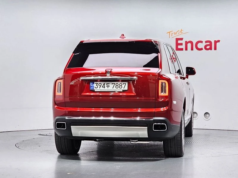 Rolls-Royce Cullinan 6.7 Automatic КРАЙНА ЦЕНА: 265725 EUR, снимка 4 - Автомобили и джипове - 55966849