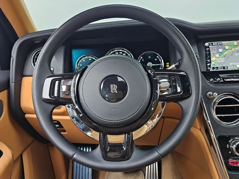 Rolls-Royce Cullinan 6.7 Automatic КРАЙНА ЦЕНА: 265725 EUR, снимка 13 - Автомобили и джипове - 55966849