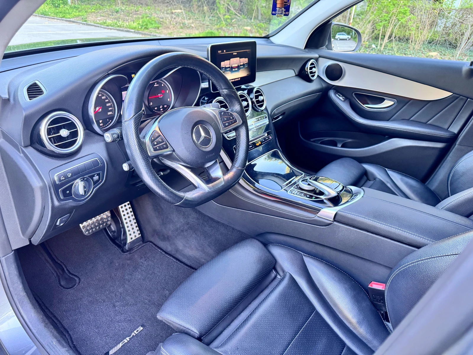 Mercedes-Benz GLC 250 4MATIC* AMG-LINE* COUPE* CAM360* 9G* FULL - изображение 6