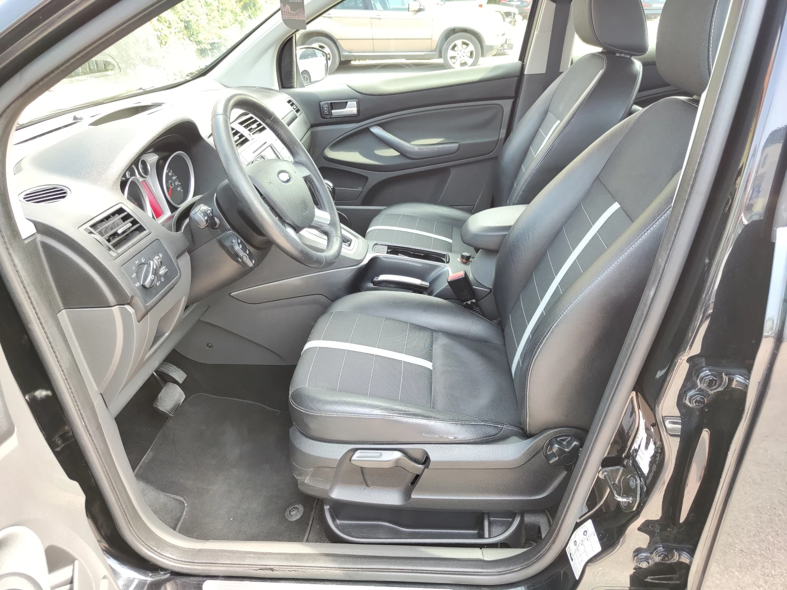 Ford Kuga  - изображение 10