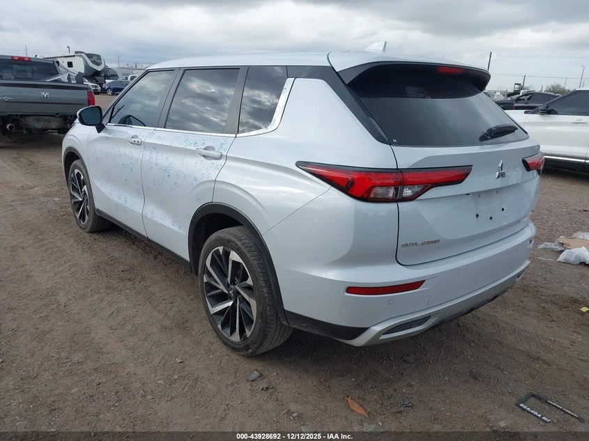 Mitsubishi Outlander 2.5l Se 2.5 2Wd, снимка 3 - Автомобили и джипове - 53725882