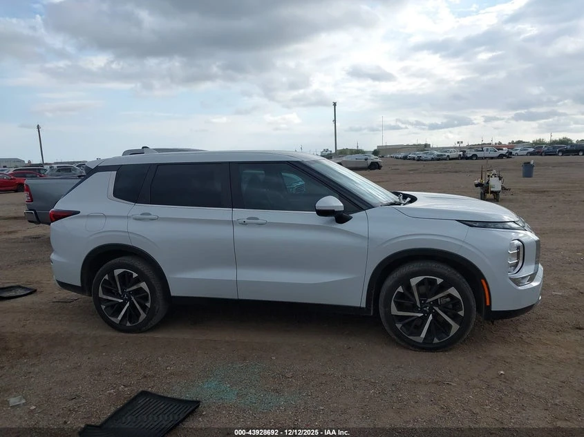 Mitsubishi Outlander 2.5l Se 2.5 2Wd, снимка 13 - Автомобили и джипове - 53725882