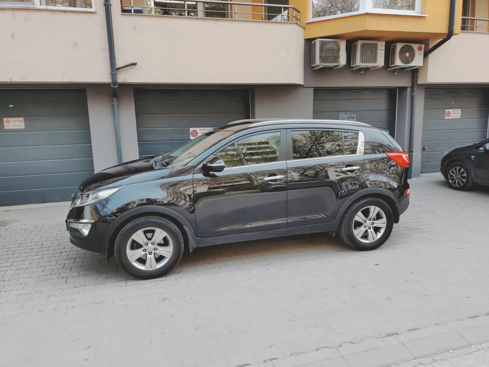 Kia Sportage 1.6GDI, снимка 2 - Автомобили и джипове - 54195265