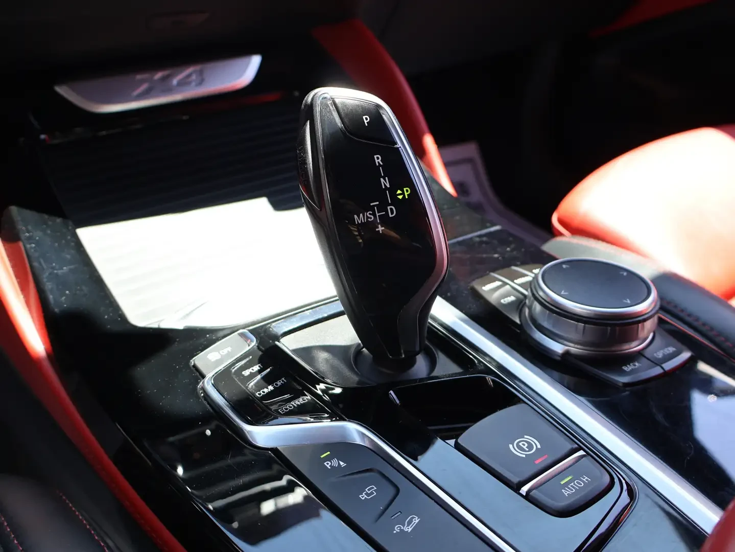 BMW X4 Xdrive30i FULL, снимка 14 - Автомобили и джипове - 54930779