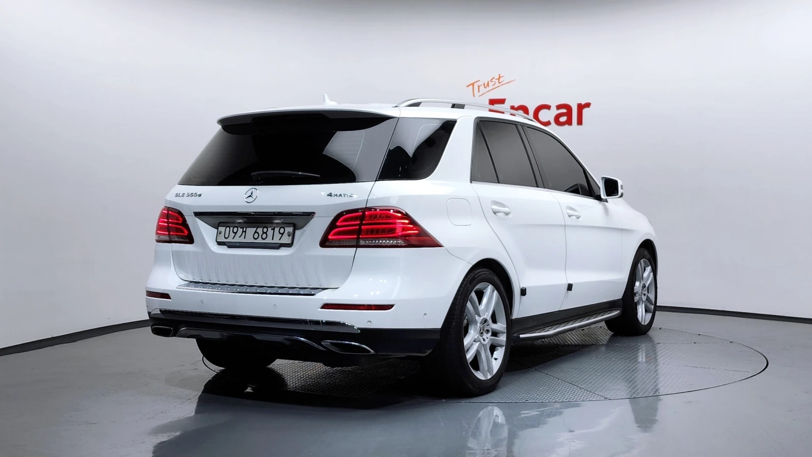 Mercedes-Benz GLE 350 d 4MATIC* ПОДГРЕВ* ОБДУХВАНЕ* PANORAMA, снимка 2 - Автомобили и джипове - 54986707