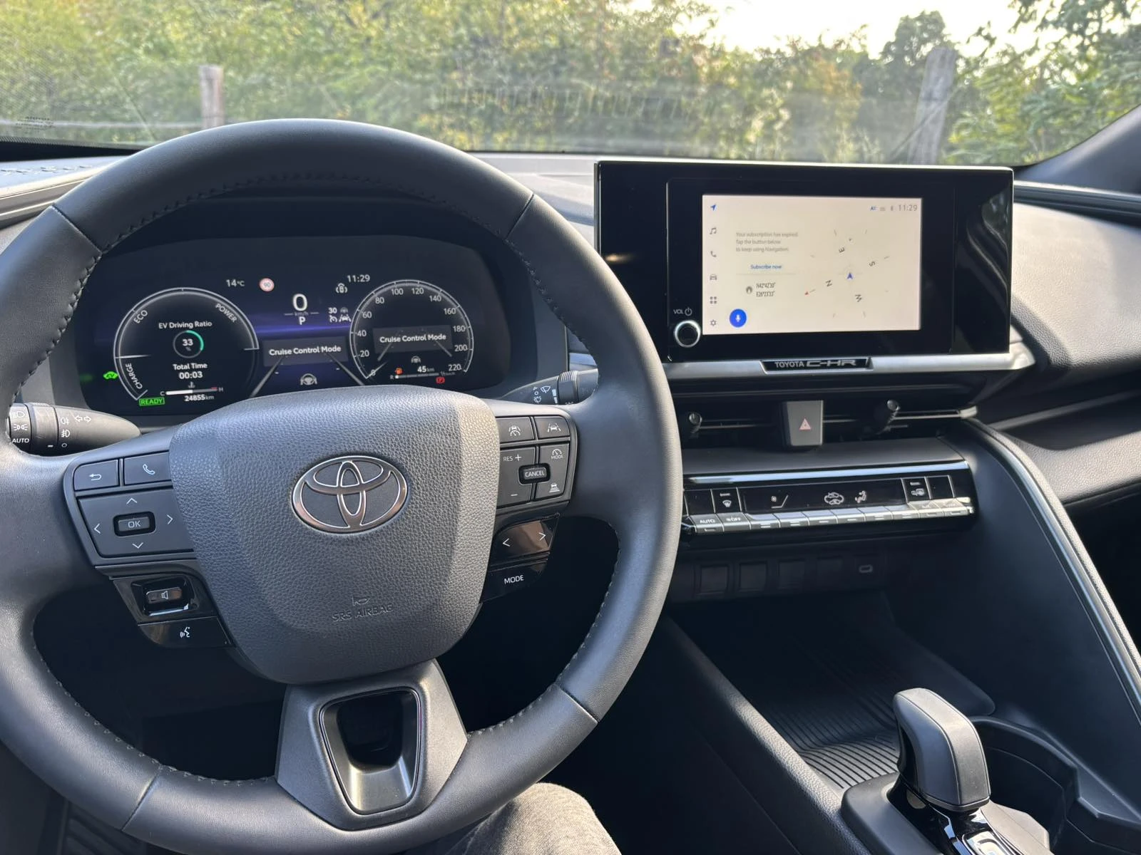 Toyota C-HR 1.8 Hybrid Active КАТО НОВА !!!, снимка 9 - Автомобили и джипове - 56259972