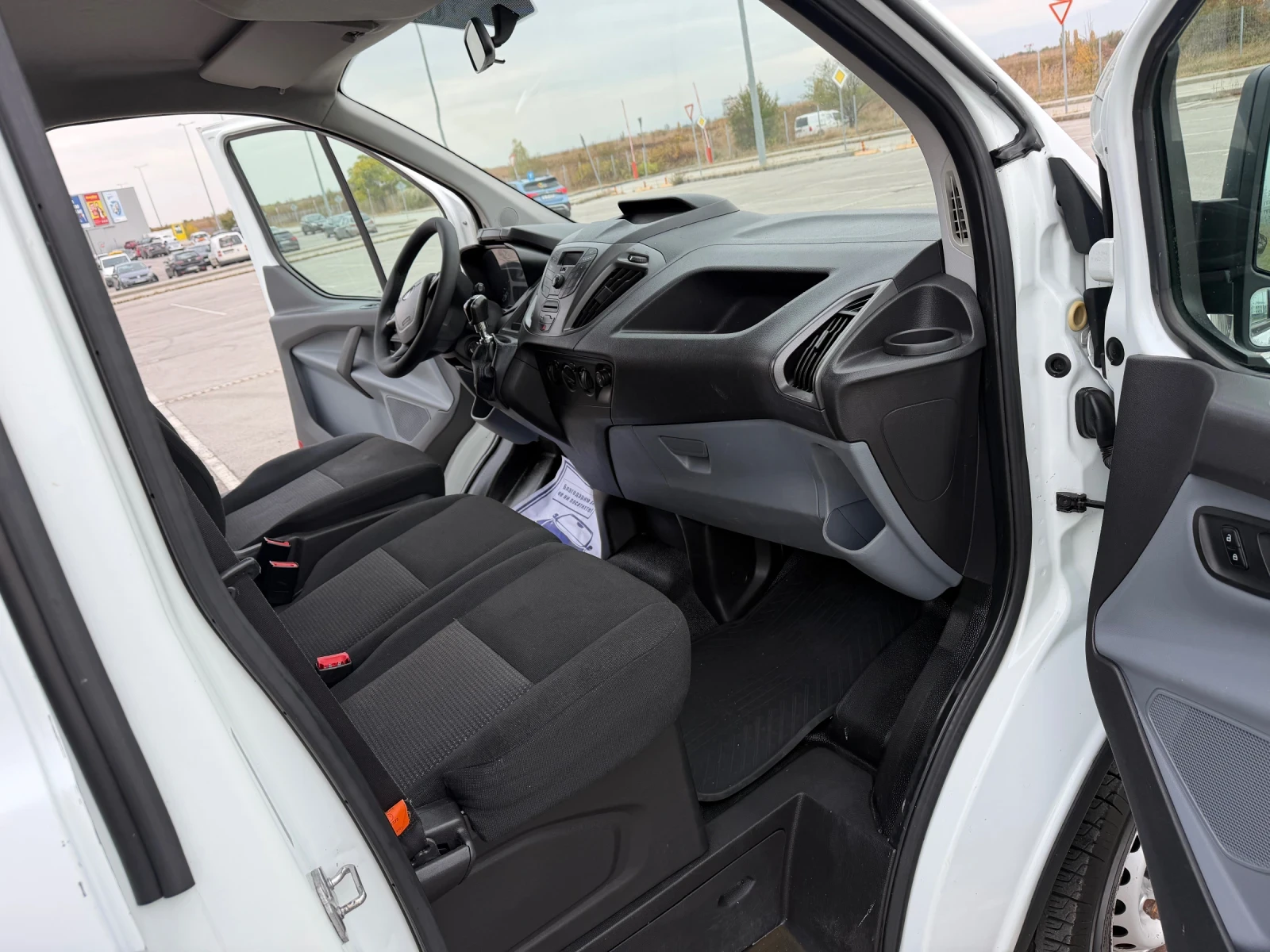 Ford Transit Custom, снимка 11 - Бусове и автобуси - 56729385
