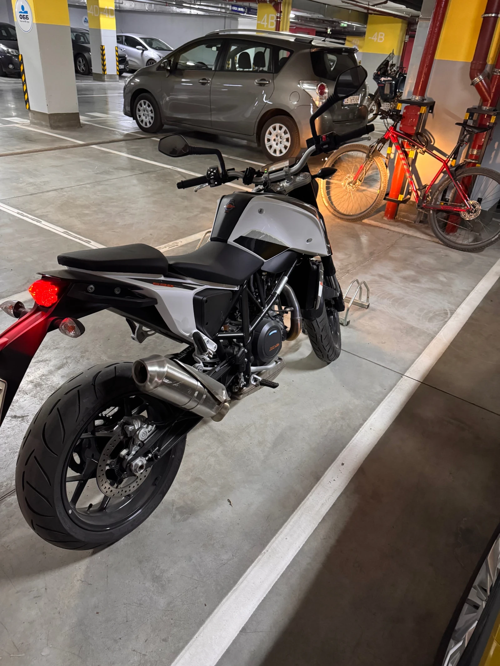 Ktm Duke 690, снимка 4 - Мотоциклети и мототехника - 53876328