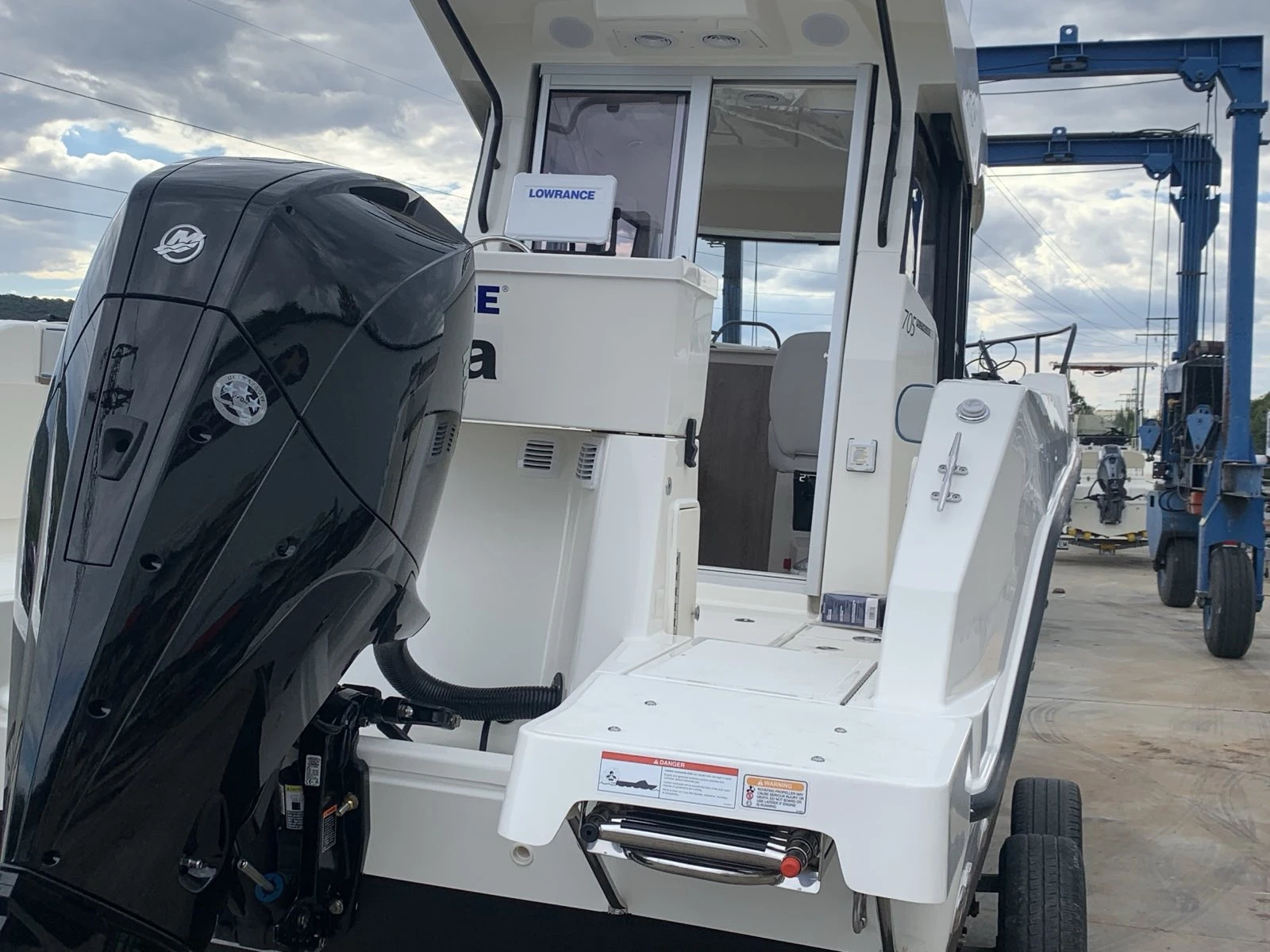 ����� Quicksilver 705 Pilothouse | Mobile.bg � ����������� 8