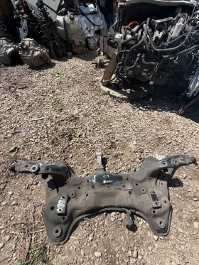 Kia Carens 2014г преден мост магаре, снимка 3