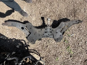 Kia Carens 2014г преден мост магаре, снимка 2